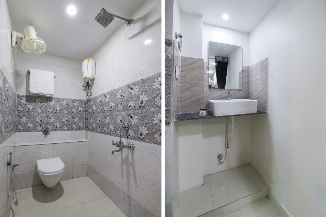 Oyo 47110 Hotel Royal Palace Naroda Esterno foto